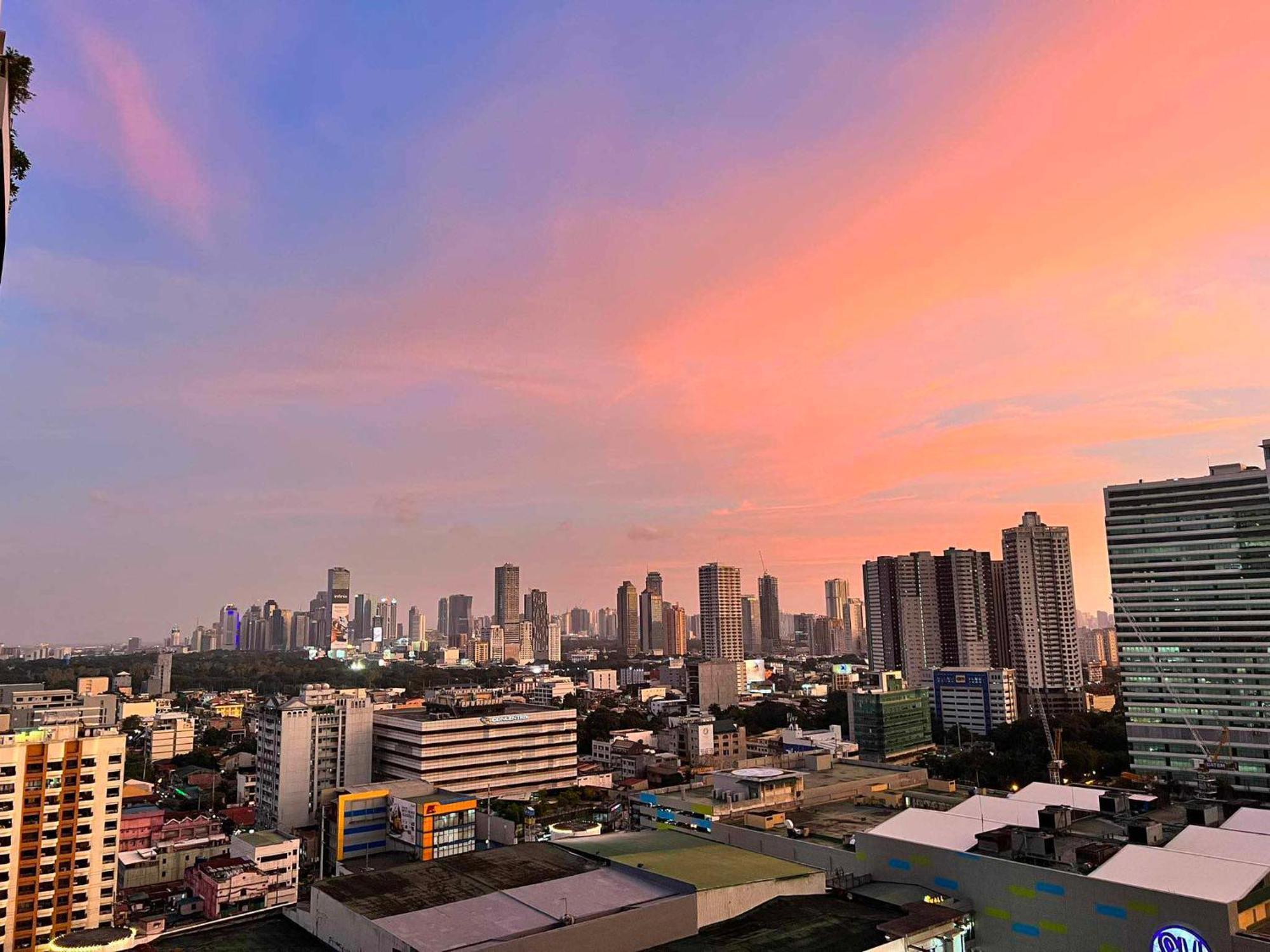 Manhattan Heights Towerb In Araneta Cubao 5Mins Walk To Smart Araneta Manila Exterior foto